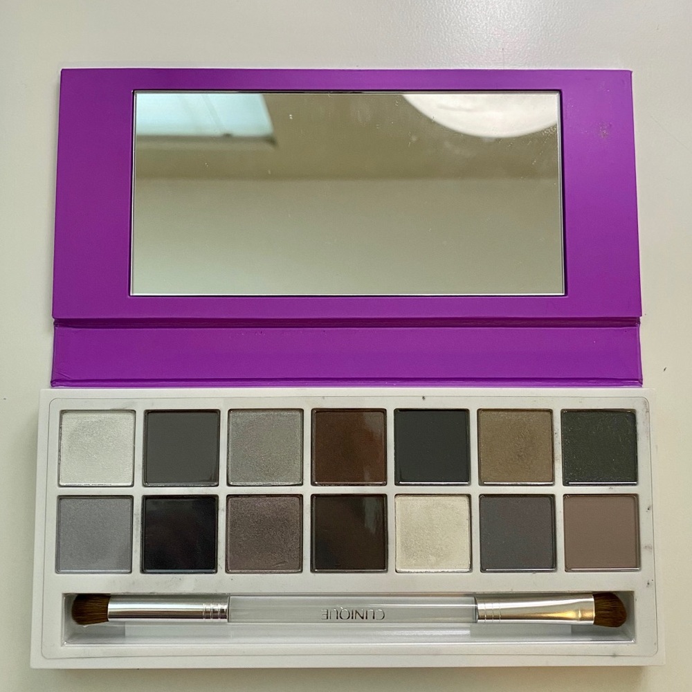 Clinique eyeshadow palette